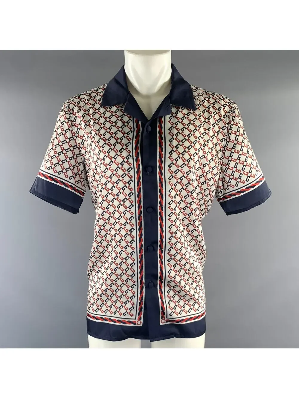 GUCCI Size 38 White Navy & Red Monogram Silk Camp Short Sleeve Shirt